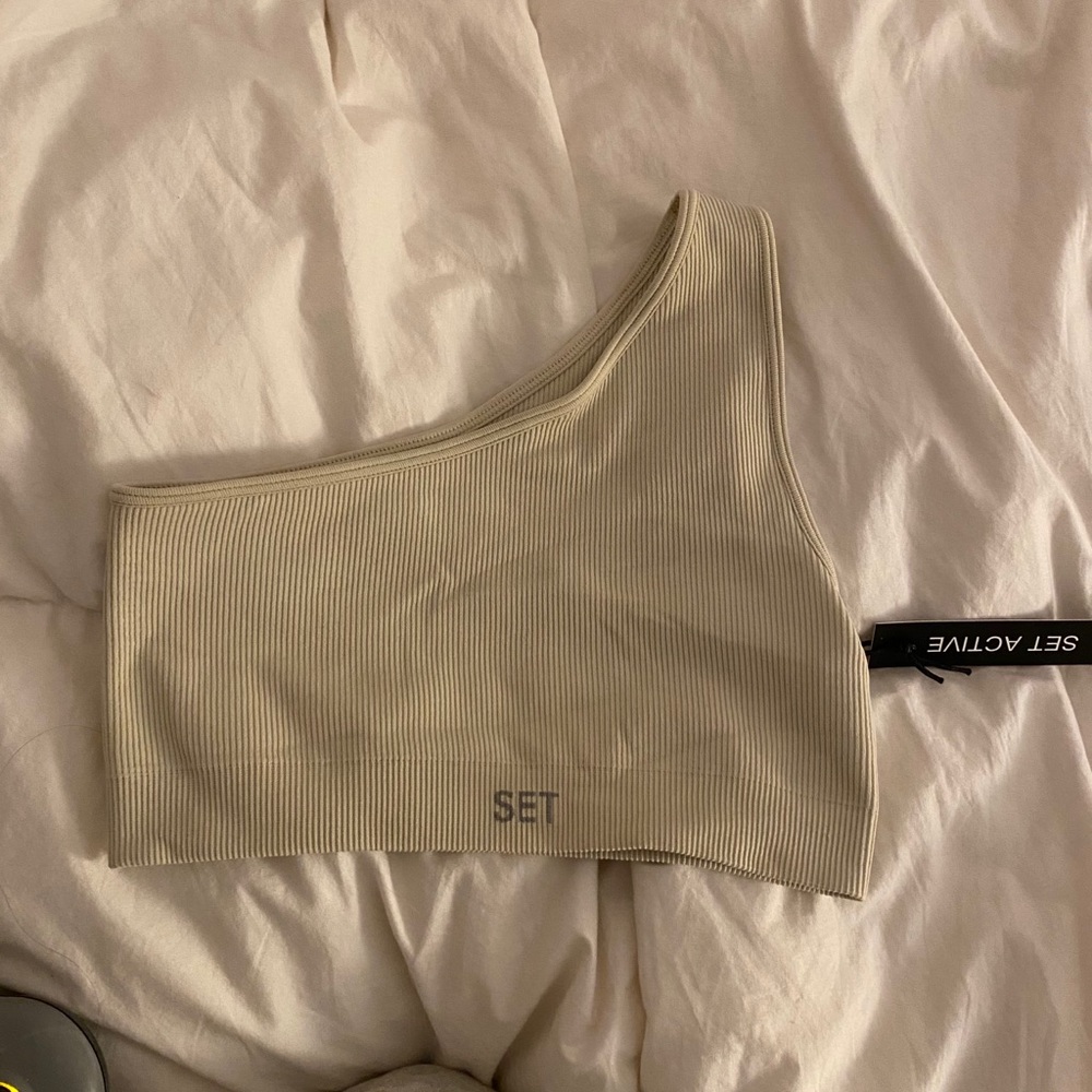 Set active new with tags one shoulder top